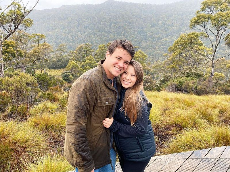 Terri Irwin odhalila tehotnú dcéru Bindi Irwin Termín pôrodu je budúci mesiac Chandler Powell