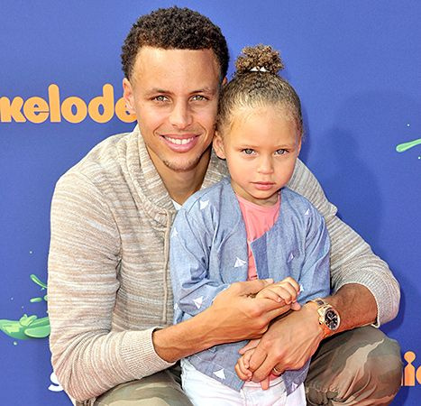 Stephen Curry y Riley Curry
