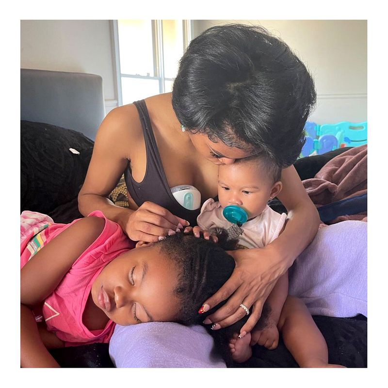 Teyana Taylor preocupada por no poder recoger a los niños después de la cirugía de bulto en el seno