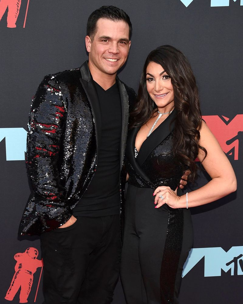 Deena Cortese de Jersey Shore donne naissance et accueille un deuxième enfant avec son mari Christopher Buckner