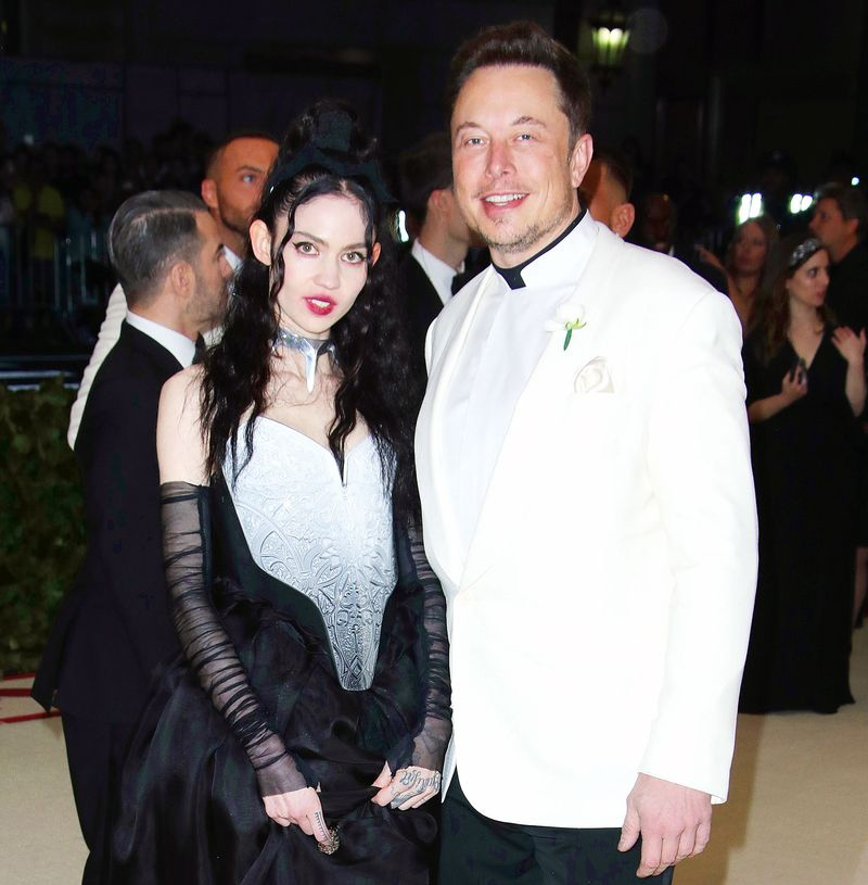 Elon Musk se estremece al intentar pronunciar el nombre de su hijo