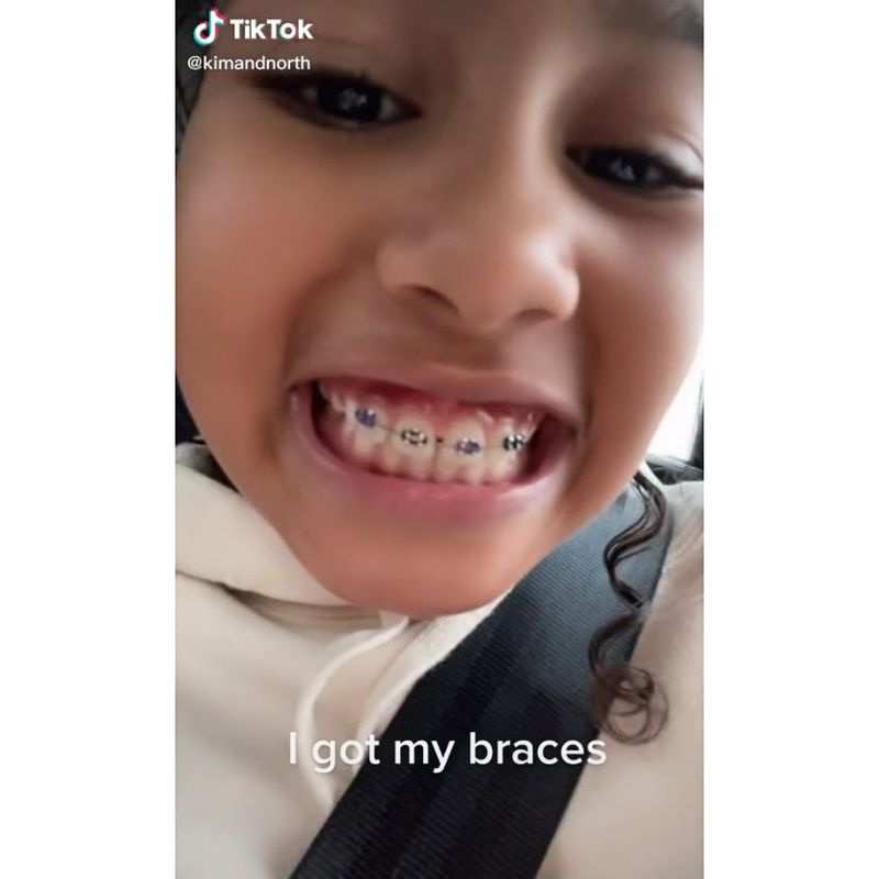 Kim Kardashians datter North West, 8, debuterer med sine seler i en yndig TikTok-video