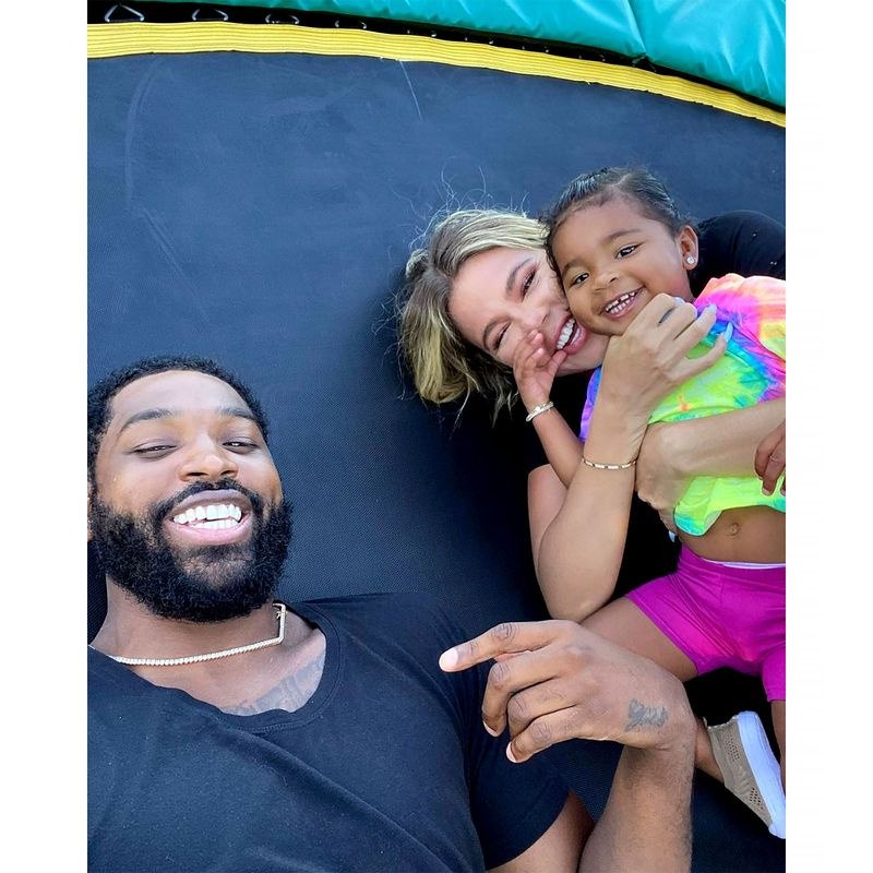 Tristans Tompsons nogādā desmitiem rožu meitai True pirms Khloe Kardashian atvainošanās