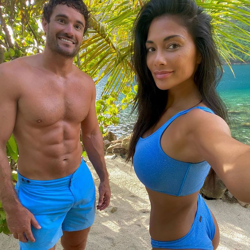 Nicole Scherzinger y su novio Thom Evans están