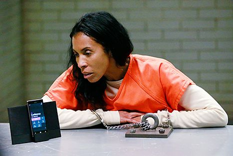 Khandi Alexander v škandále