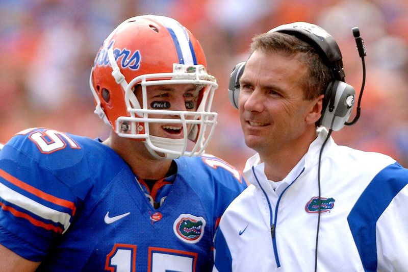 Tim Tebow teilt Ratschläge, die er seinem ehemaligen Trainer Urban Meyer inmitten eines Skandals gab