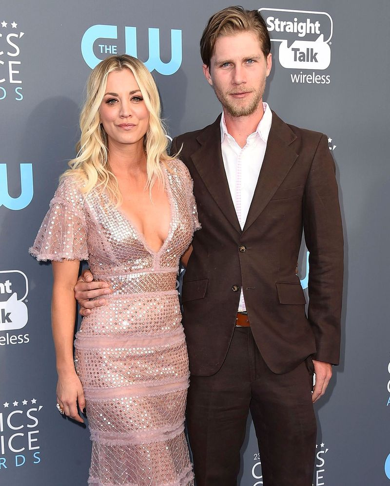 Dentro de la presentación de divorcio de Kaley Cuoco del esposo separado Karl Cook 2