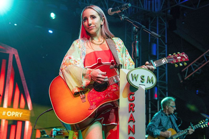 La estrella del country Ashley Monroe revela un raro diagnóstico de cáncer
