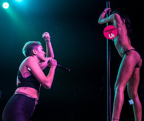 miley cyrus con stripper