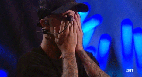 Justin Bieber pleure après que voulez-vous dire ? Performances aux VMA 2015 - Regardez-le s'effondrer