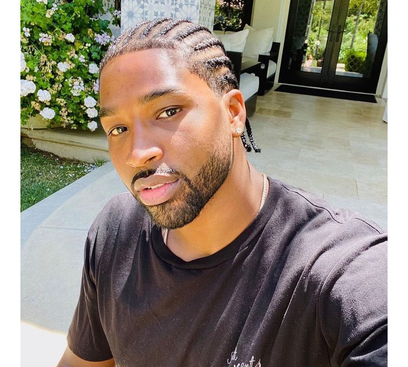 La familia Khloe Kardashian se ha unido a ella en medio del drama de paternidad de Tristan Thompson 3