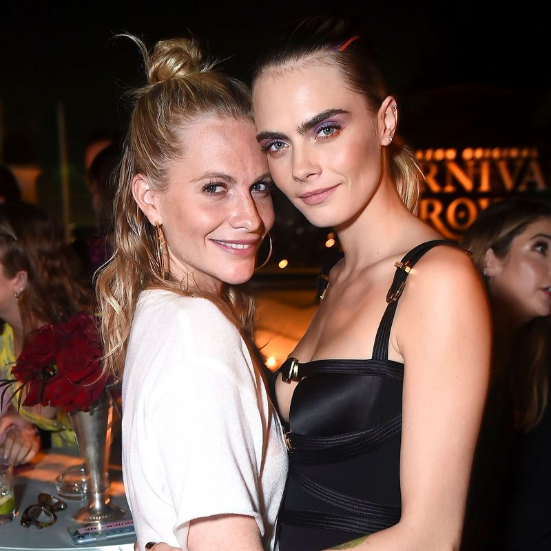 La hermana de Cara Delevingnes comparte una foto de su abuela, el príncipe Felipe