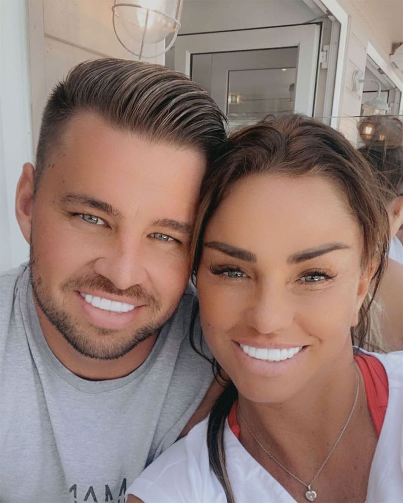 Katie Price cherche un traitement pour la santé mentale Carl Woods