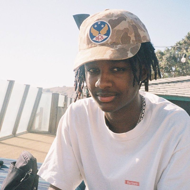El hermano de Frank Ocean, Ryan Breaux, muere a los 18 años después de un accidente automovilístico