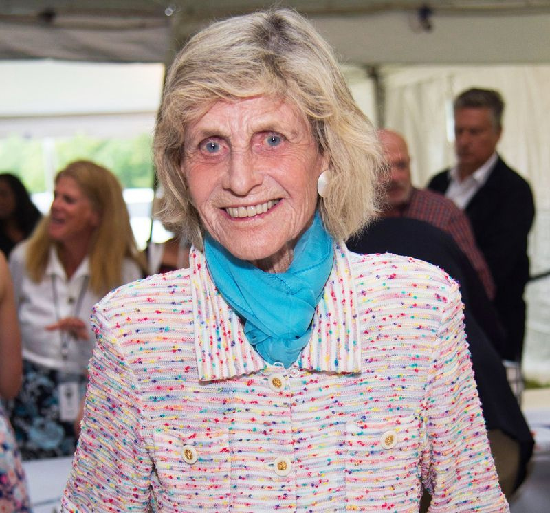 Jean Kennedy Smith, ehemaliger Botschafter in Irland und letztes überlebendes JFK-Geschwister, stirbt im Alter von 92 Jahren