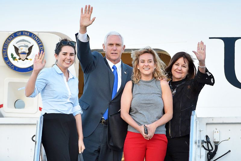 Mike Pence, Karen Pence, Audrey Pence a Charlotte Pence