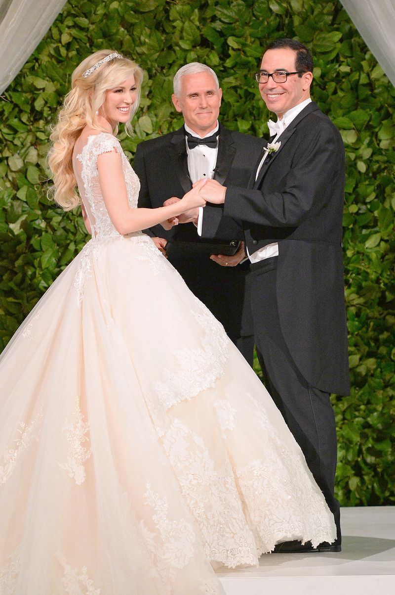 Louise Linton, Mike Pence y Steven Mnuchin
