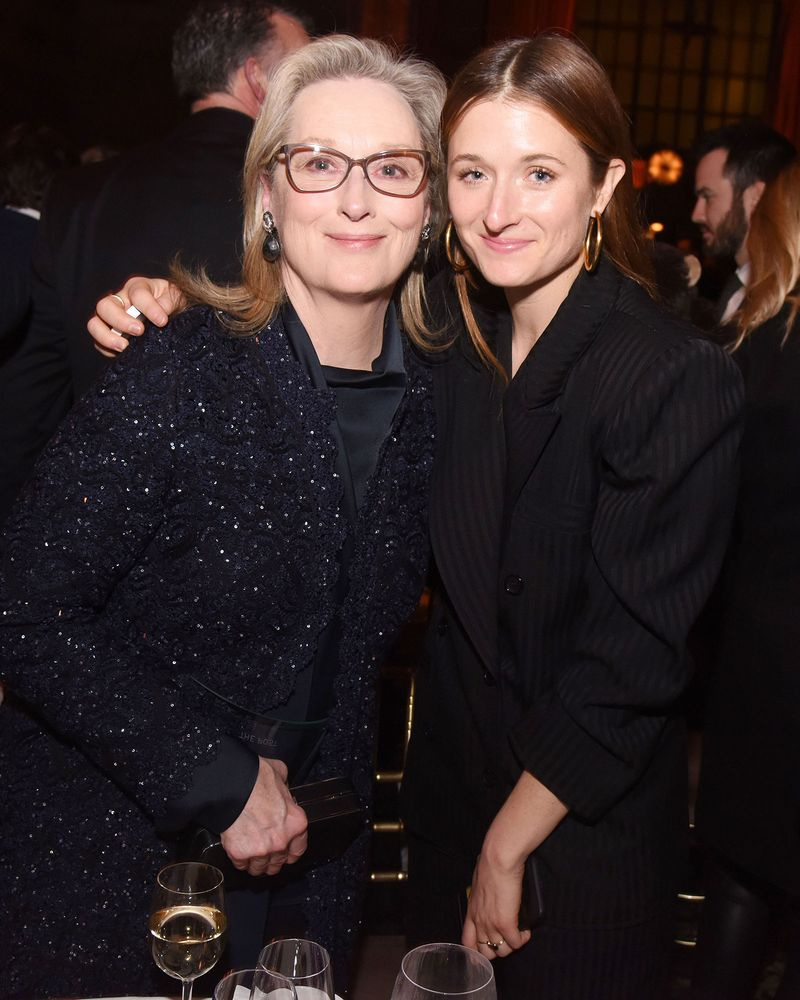 Grace Gummer a Mark Ronson sú zasnúbení Meryl Streep