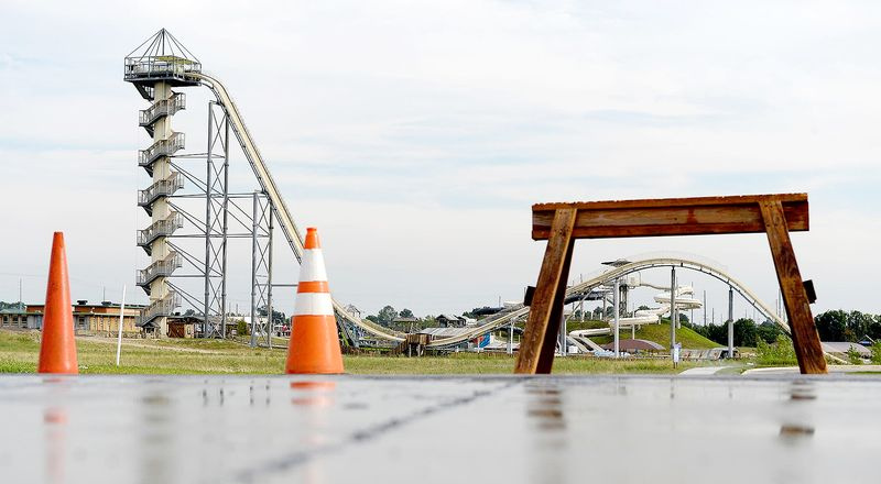 Caleb Schwab, hijo del representante del estado de Kansas, Scott Schwab, murió el domingo en el tobogán acuático Verruckt en el parque acuático Schlitterbahn en Kansas City, Kansas.
