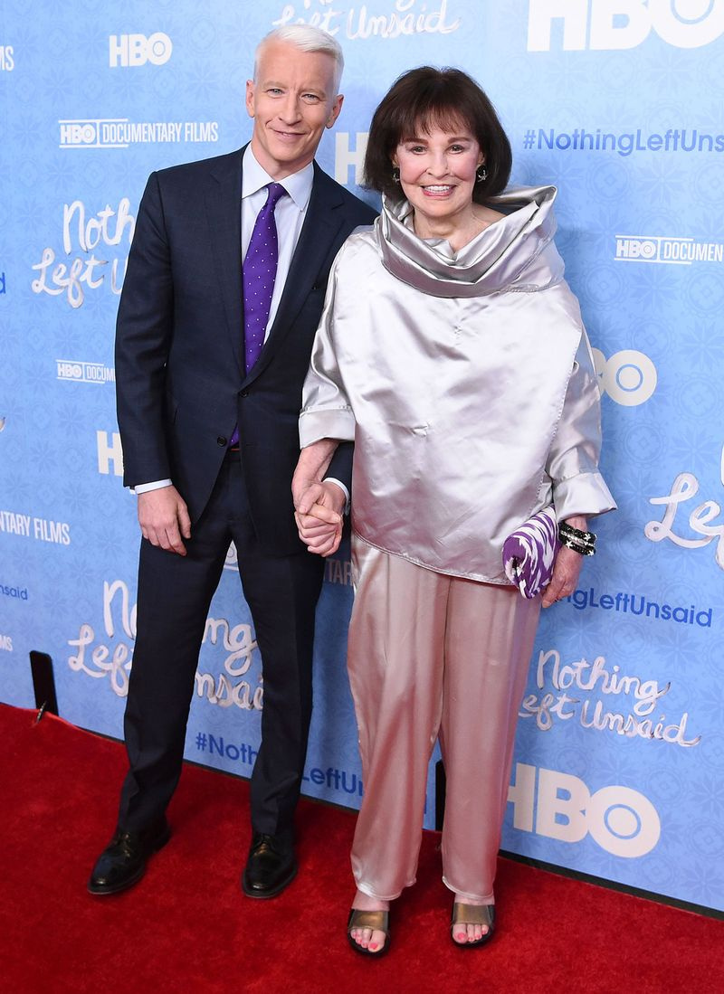Anderson Cooper ctí mamu Gloriu Vanderbiltovú k prvému výročiu úmrtia