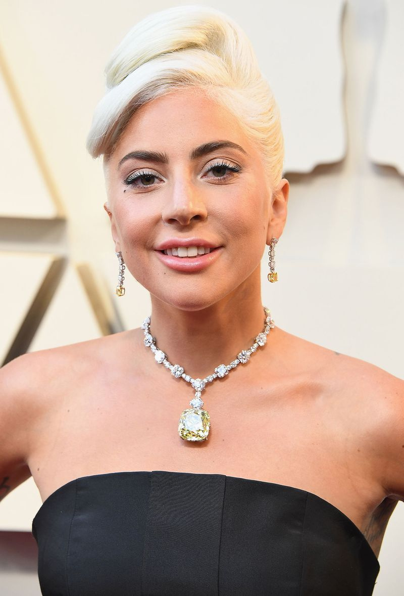 Oskars 2019 Lady Gaga Lady Gaga 2019 Oskara kaklarota izskatās gluži kā Keitas Hadsones kaklarota