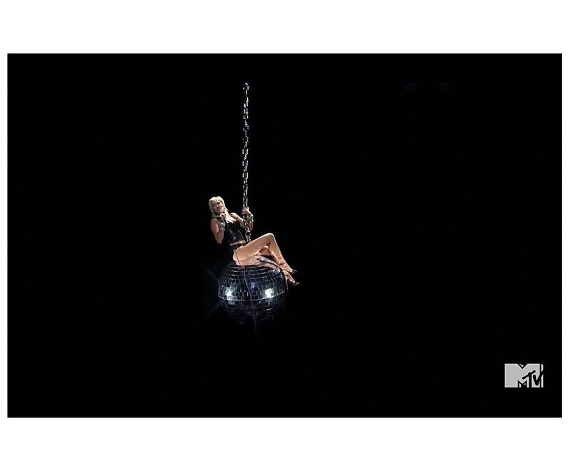 Skatieties Mailijas Sairusas VMA priekšnesumu Midnight Sky MTV VMA 2020