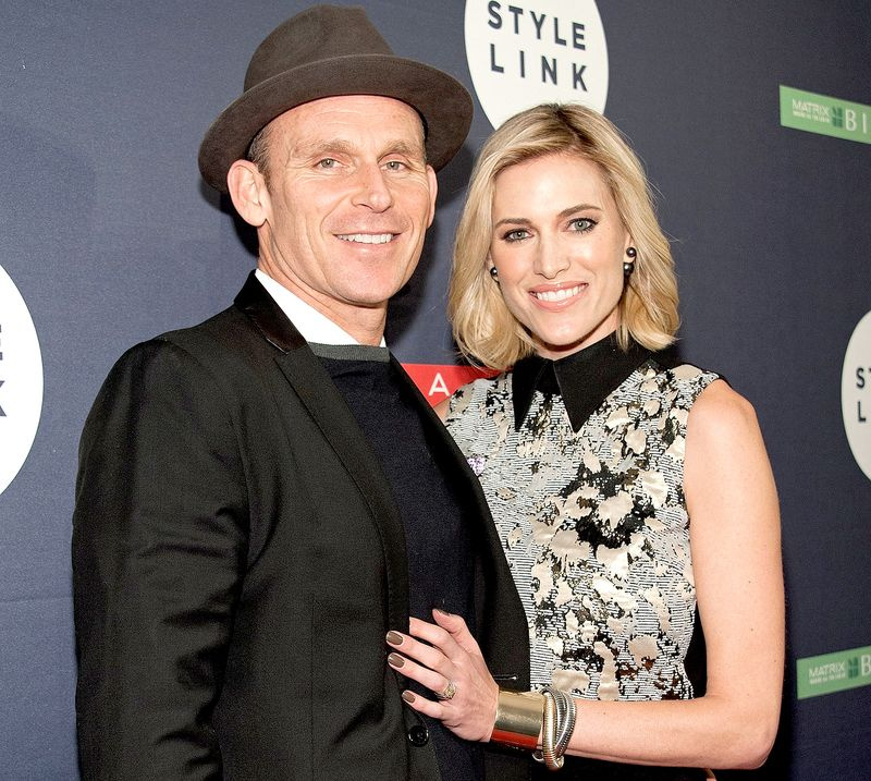 ロメイン・ザーゴとジョアンナ・クルーパが子供たちに到着