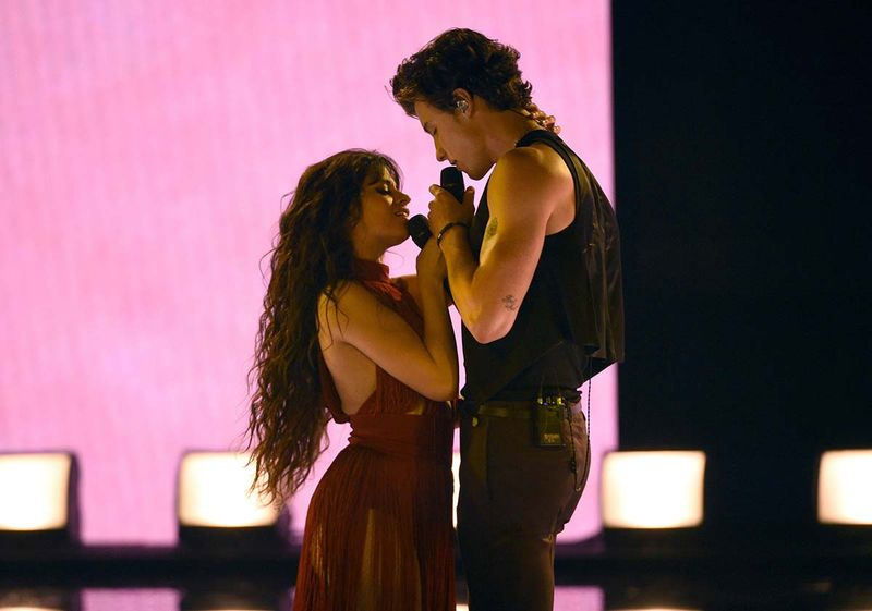 Cenicienta Camilla Cabello dice que Shawn Mendes no podría haber interpretado al príncipe azul Hubiera sido raro