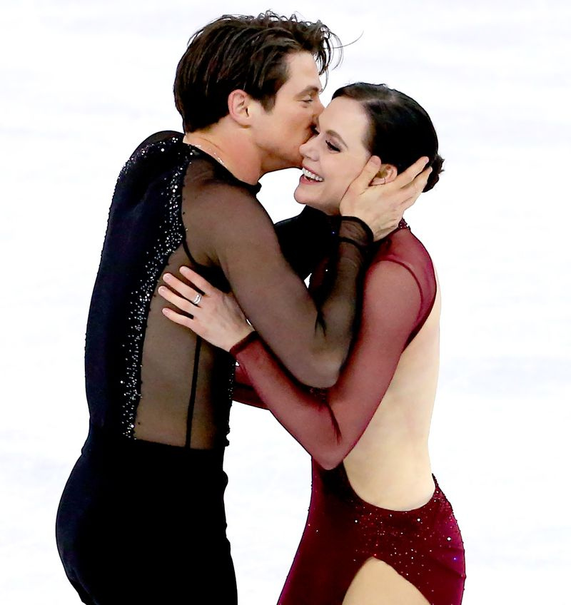 テッサ・ヴァーチュとスコット・モイアのキス