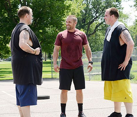 Chris Powell y Robert/Raymond
