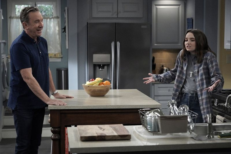 El último hombre en pie Tim Allen Kaitlyn Dever