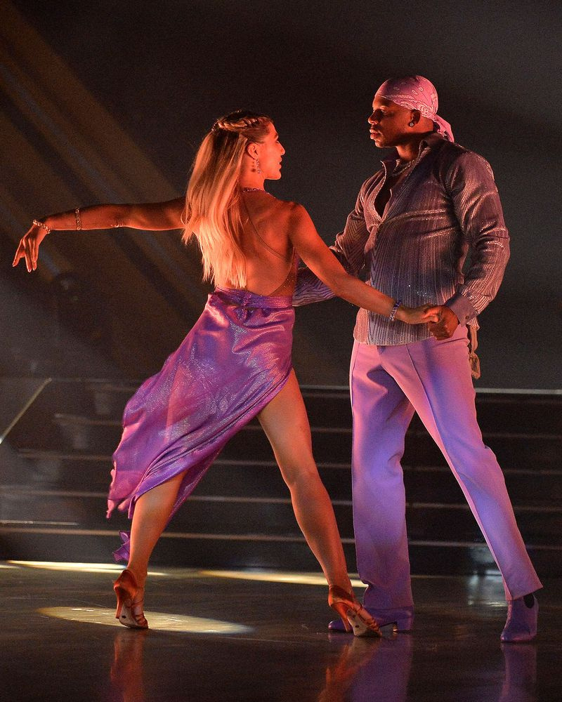 ダンシングウィズザスターズDWTSプロエマスレイターシェードレングッドマンジャッジングジミーアレン