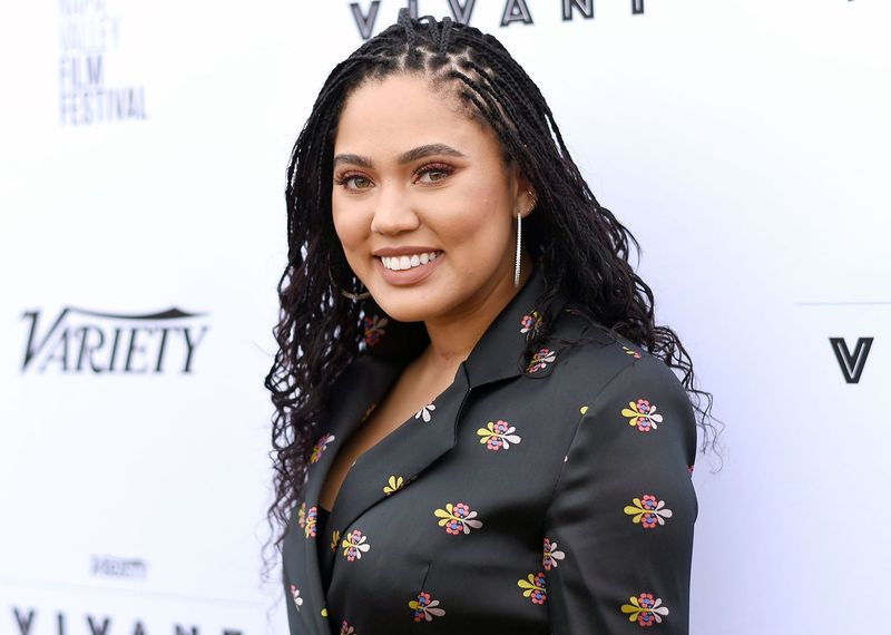 Ayesha Curry razkriva naslovnico svoje 2. kuharske knjige: fotografija