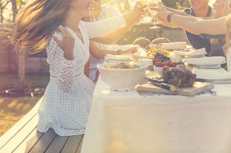 noom-manger-avec-des-amis
