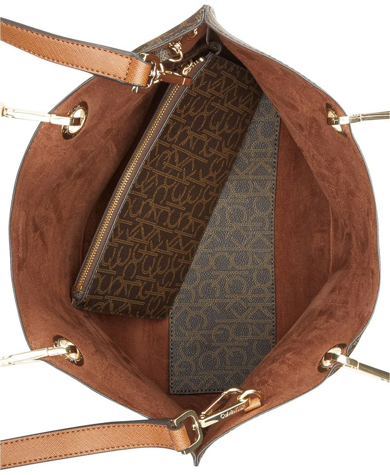Bolso con logo CK