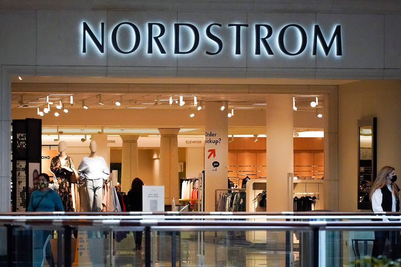 nordstrom-halvårligt-udsalg