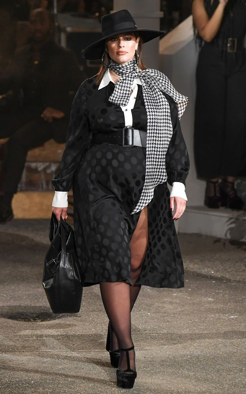 トミーヒルフィガーxゼンダヤNYFW-キャットウォークのアシュリーグラハム