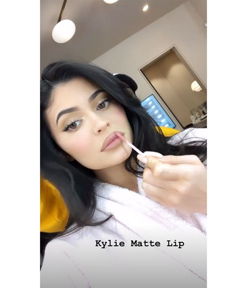 Návod na líčenie Kylie Lip-Kit – druhý krok
