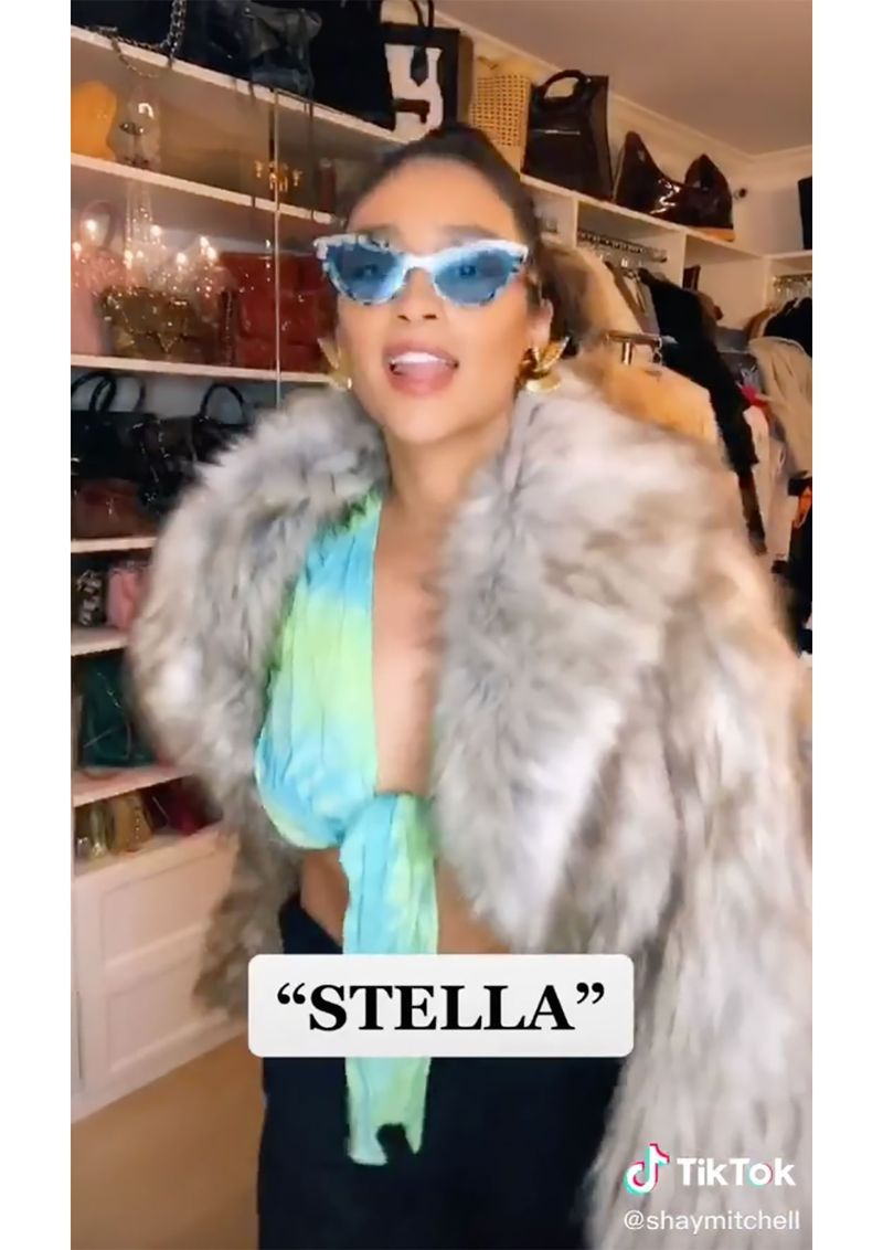Ritorno al passato! Shay Mitchell indossa nuovamente la tuta da nuoto