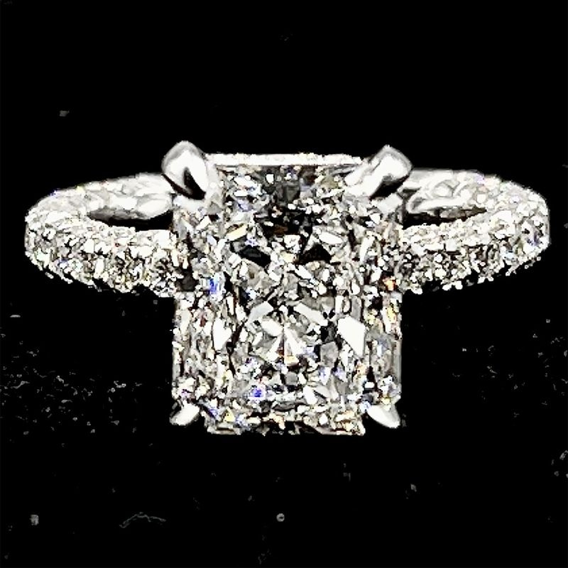 Alle Details zu Christina Haacks „schönem“ 5-Karat-Ring von Joshua Hall