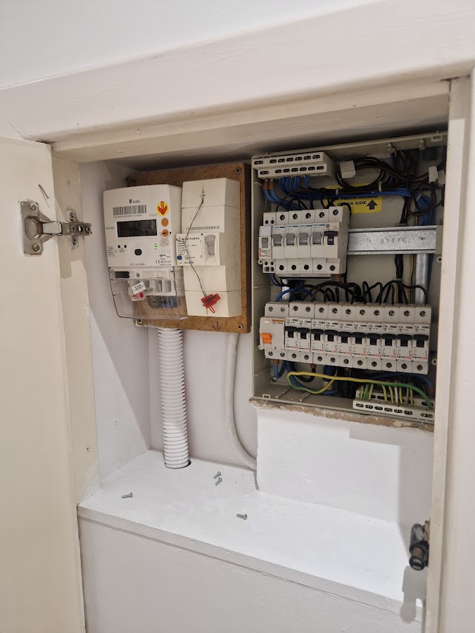 Eletricista 24 Horas Lisboa - 220Volts Soluções Elétricas foto 2