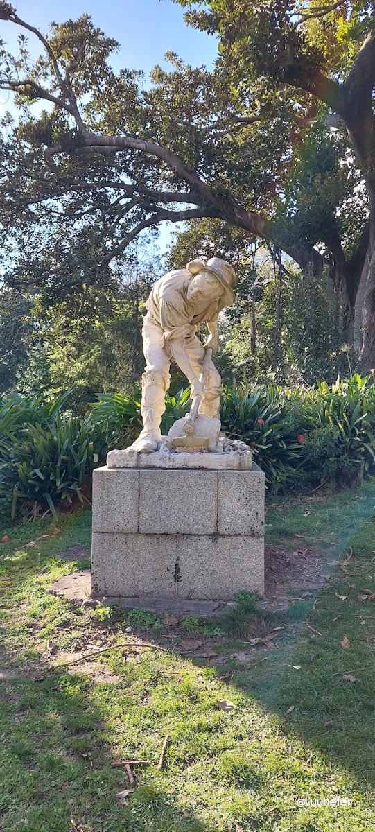 Estátua O Cavador - de Costa Motta (tio) foto 3